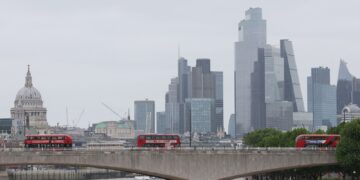 Wage rises slow as retail and hospitality jobs continue to fall | Money News