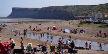UK weather: Yellow heat health alert extended across large parts of country amid heatwave | UK News