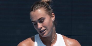 Cincinnati Open: Elena Rybakina upsets Aryna Sabalenka to set up semi-final meeting with Iga Swiatek | Tennis News