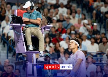 'That was OUT!' | Players confront umpire as electronic line-calling malfunctions