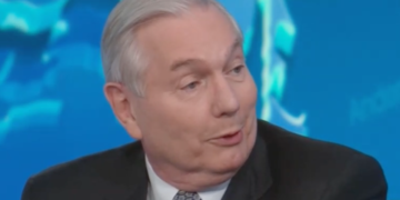 Infectious Diseases Expert Sounds Alarm On Disney Vacations Amid Florida Vaccine Move