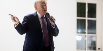 Trump Shares Bizarre Story About Bill During Rose Garden Dinner