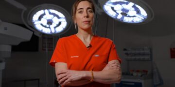 Plastic Surgeon Goes Viral For Taking On Insurance Company Mid-Surgery