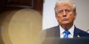 ‘Irresponsible’: Medical Experts Slam Trump Claims About Tylenol, Pregnancy And Autism