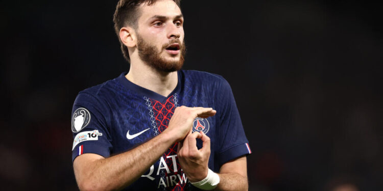 Kvaratskhelia shines as PSG beat Atalanta in Champions League opener