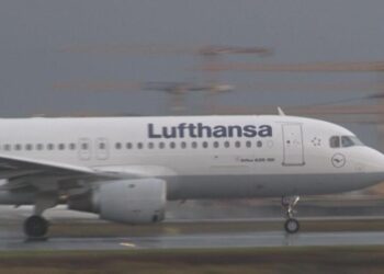 Lufthansa announces plan to cut 4,000 jobs in bid to boost profitability