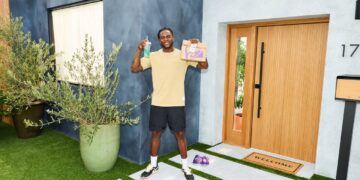 Rams Star Davante Adams Kicks Off Football Season With Taco Bell at SoFi Stadium