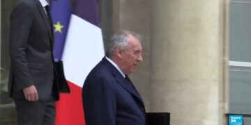 Macron urges govt to work with Socialists as PM fights for survival