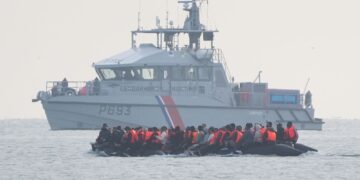 First Channel migrant deported to France under ‘one in, one out’ deal | Politics News