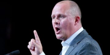 Unions demand no retreat on workers’ rights after Rayner quits | Politics News