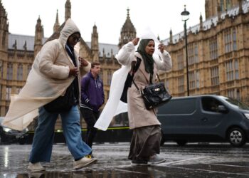 UK weather: Rain likely above average this autumn – but why it might not clear the drought | Science, Climate & Tech News