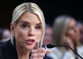 Pam Bondi Inadvertently Shows Handwritten Attack Notes At Hearing