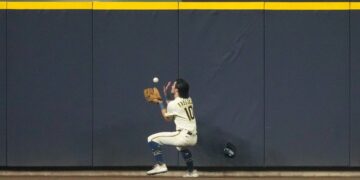 Brewers Turn Potential Grand Slam By Dodgers Into Unbelievable Double Play During NLCS