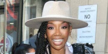 Brandy Breaks Silence After Disappearing Off Stage Mid Concert