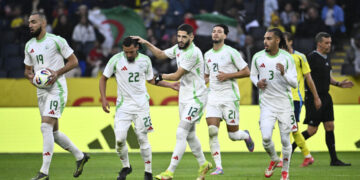 Riyad Mahrez shines as Algeria seal return to the World Cup