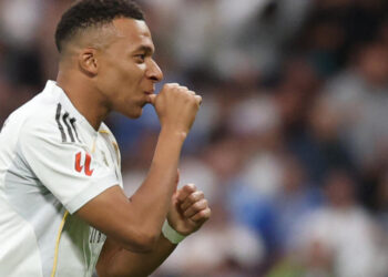 Kylian Mbappé scores again as Real Madrid win tense El Clasico