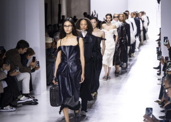 Bottega Veneta SS 2026: Louise Trotter Weaves Magic