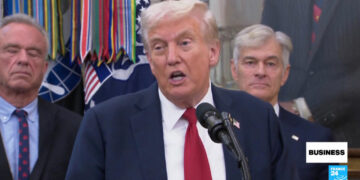 Trump warns of "irreversible" actions in case of government shutdown