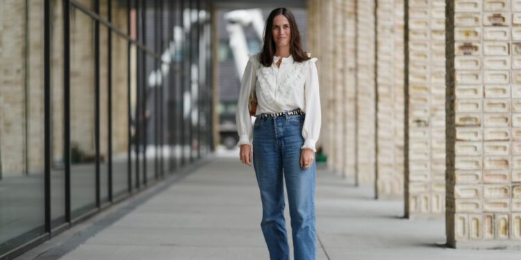 19 Rich-Looking, Loose Fall Blouses You’ll Want to Wear on Repeat