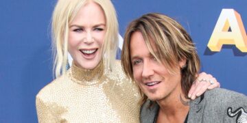 Keith Urban Falls To The Floor After Fan Named ‘Nicole’ References His Ex