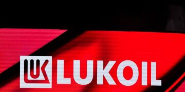 Trump Sanctions Russian Oil Companies Rosneft, Lukoil