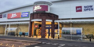 B&M shares plunge as accounting blunder dents profits | Money News