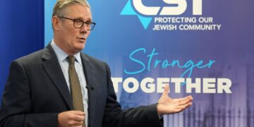 Starmer orders mandatory antisemitism training for NHS staff | UK News