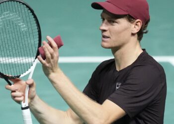 Jannik Sinner starts bid to reclaim world No 1 at Paris Masters with win as Cameron Norrie learns last-16 opponent | Tennis News