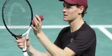 Jannik Sinner starts bid to reclaim world No 1 at Paris Masters with win as Cameron Norrie learns last-16 opponent | Tennis News