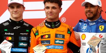 Lewis Hamilton says Oscar Piastri, Lando Norris need to be ‘cut-throat’ as Max Verstappen joins F1 title fight | F1 News