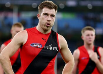Zach Merrett resigns as Essendon Bombers captain after bid to join Hawthorn Hawks