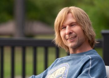 Glen Powell’s ‘Chad Powers’ Transformation Is A Fun Watch