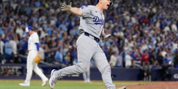 Smith’s Homer In 11th Lifts Dodgers Over Blue Jays 5-4 To Become First Repeat Champion In 25 Years