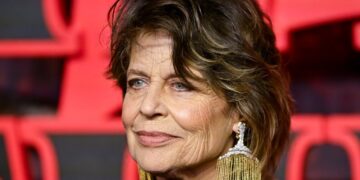 Linda Hamilton Refuses To ‘Chase Beauty’ As She Ages