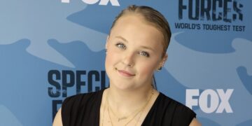 JoJo Siwa Reveals ‘Excruciating Pain’ Landed Her in the Hospital