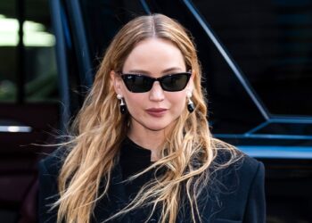 Jennifer Lawrence Cements The Return Of Black Onyx Jewellery