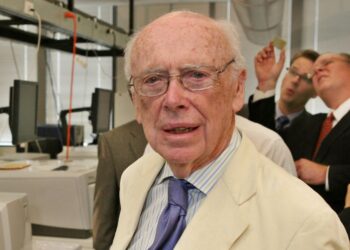 James Watson: DNA pioneer censured for offensive race remarks dies | UK News