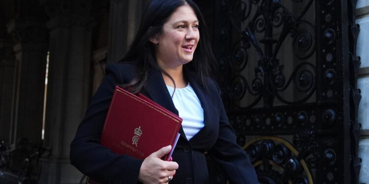 Lisa Nandy defended in ‘cronyism’ row over appointment of football regulator | Politics News