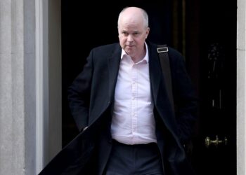 Union demands Sir Robbie Gibb’s removal from BBC board to defend ‘political impartiality’ | UK News