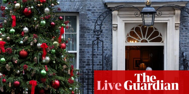 Starmer faces Badenoch at PMQs as Farage denies election pact with Tories – UK politics live | Politics