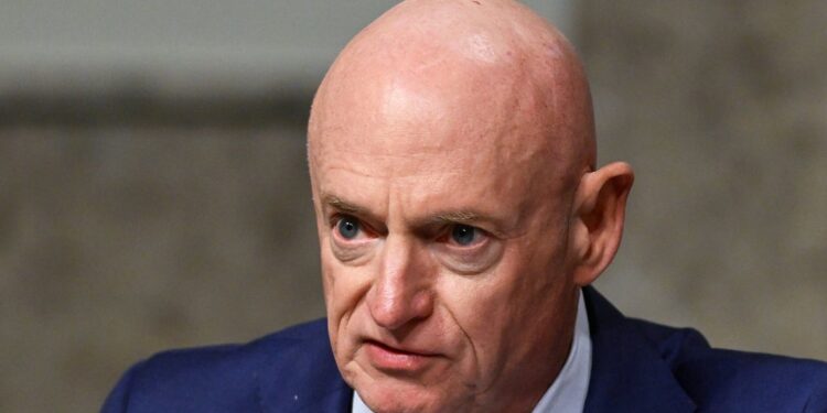 Experts Doubt The Pentagon Can Punish Kelly Over The ‘Illegal Orders’ Video