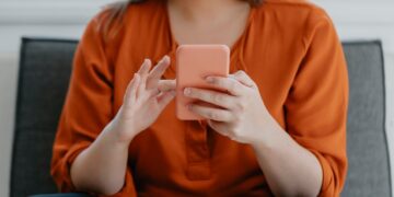 Here’s Why People Are ‘Vaguebooking’