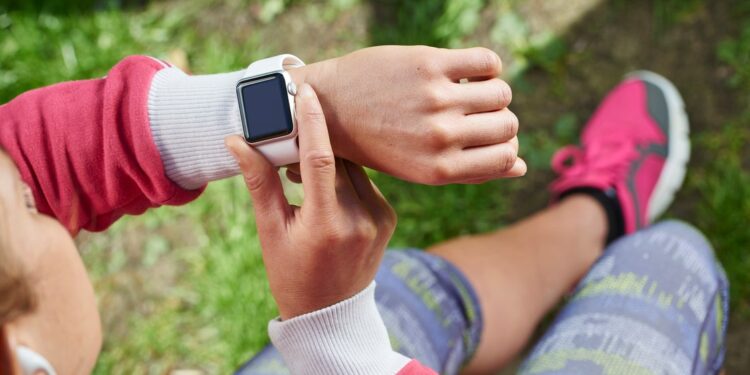 How To Turn Off Apple Watch’s ‘Almond Mom’ Features