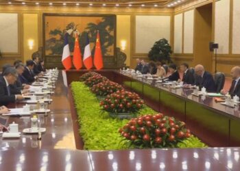 France's Macron pushes for more investment, trade rebalancing in China visit