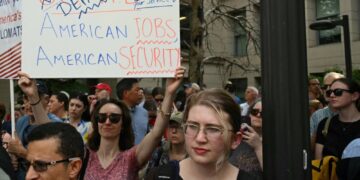 U.S. Diplomats Sue Trump Administration for Ignoring Congress on Mass Layoffs