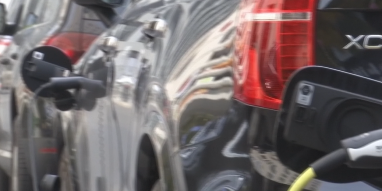 EU rolls back 2035 internal combustion engine ban