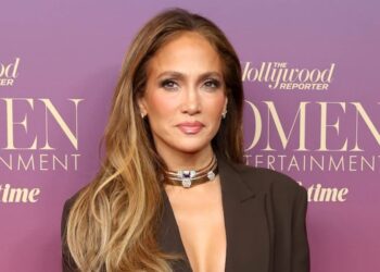 Jennifer Lopez Jokes About Past Marriages on Night 1 of Vegas Residency
