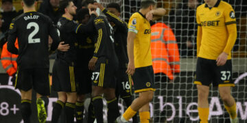 Premier League: Manchester United cruise to victory at Wolverhampton
