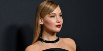 Channel Jennifer Lawrene’s Rich Mom Bag for Just $26