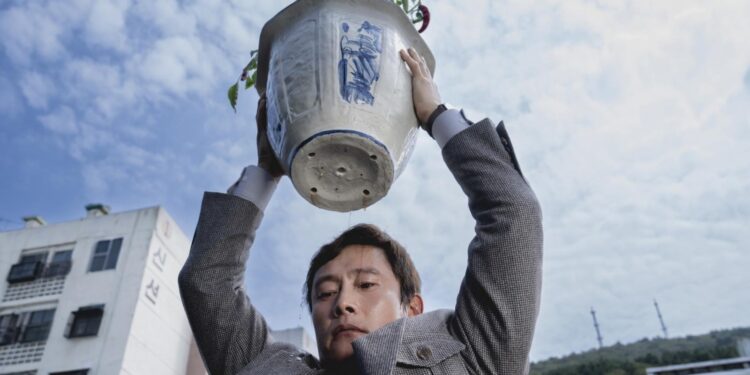 One Brilliant Korean Thriller Brutally And Hilariously Sums Up Everything Awful About 2025
